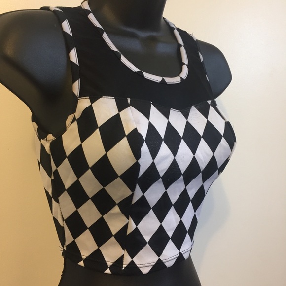 Diamond print crop top with mesh neckline - Picture 2 of 4